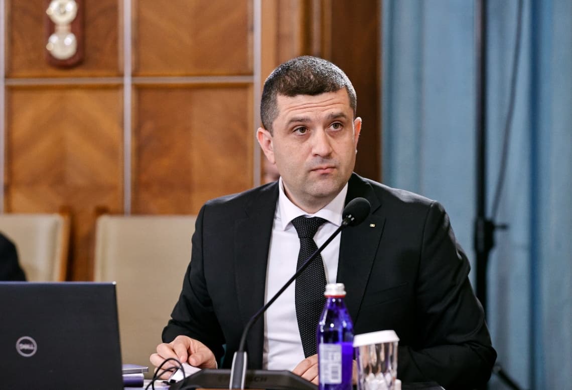 Conflict deschis la vârful industriei de apărare. Radu Miruță acuză numiri ilegale la ROMARM, în timp ce conducerea companiei respinge acuzațiile și atacă dur ministrul